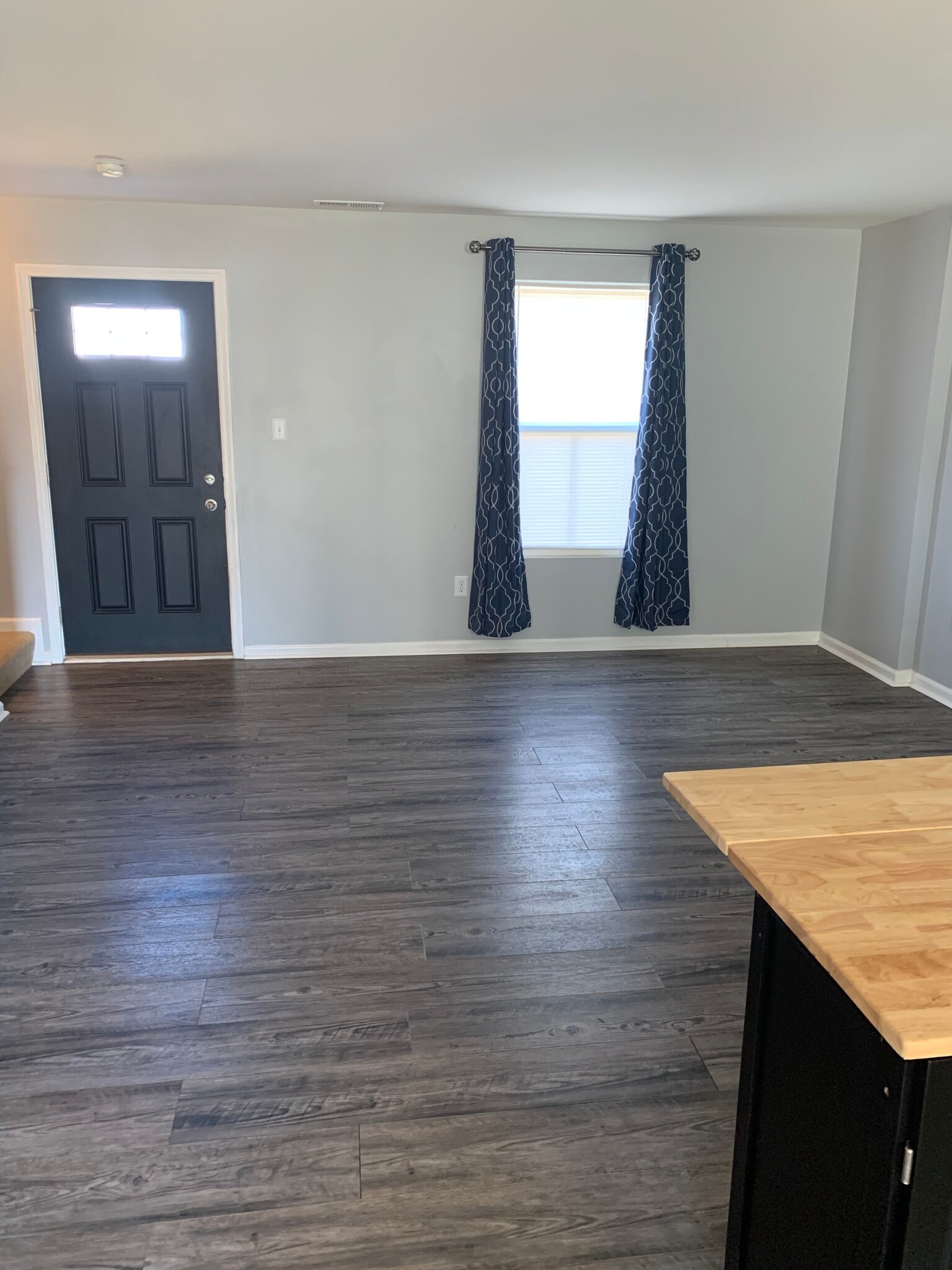 Building Photo - 120 Singleton Way