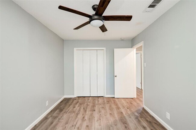 Building Photo - 838 N Meadows Dr