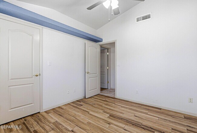 Building Photo - 6141 Loma De Cristo Dr