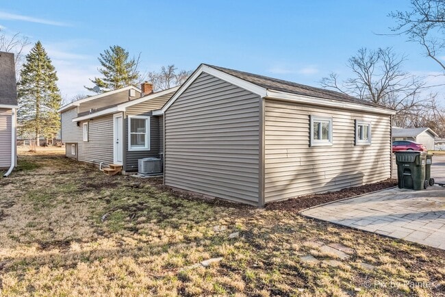 Building Photo - 1019 Maple St