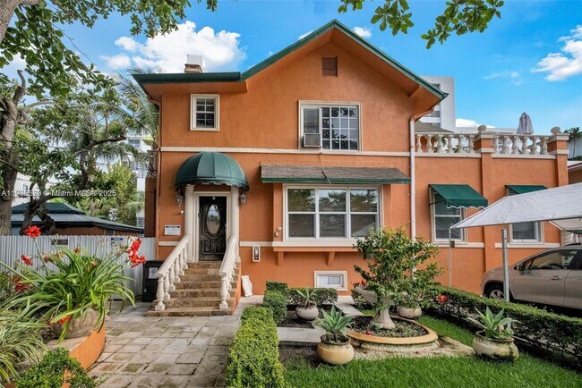 Primary Photo - 1033 NW 6th St