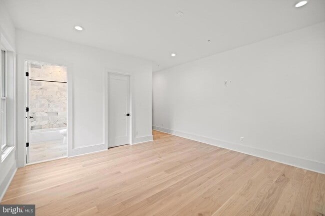 Building Photo - 8609 Woodbrook Ln
