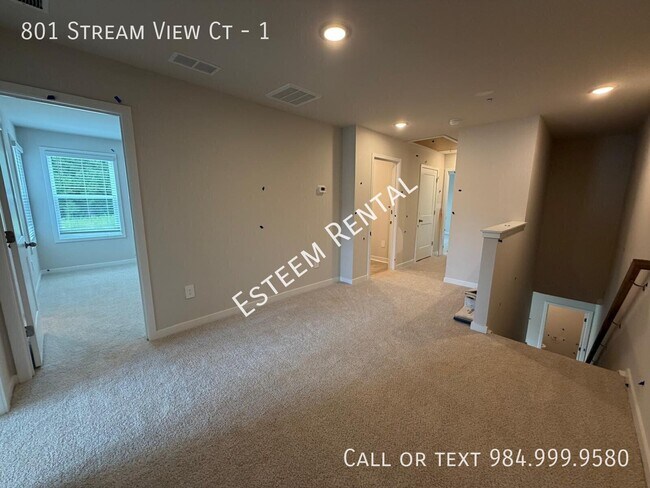 Building Photo - 801 Stream View Ct-1