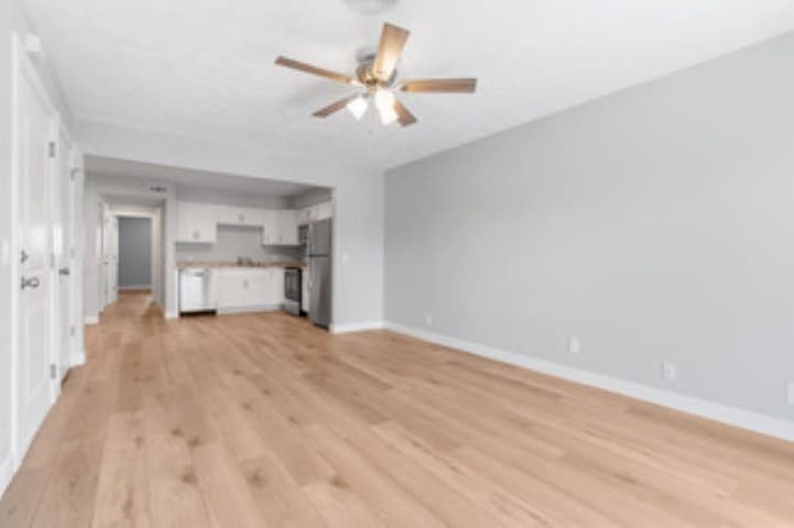 Building Photo - 1650 W 42nd St