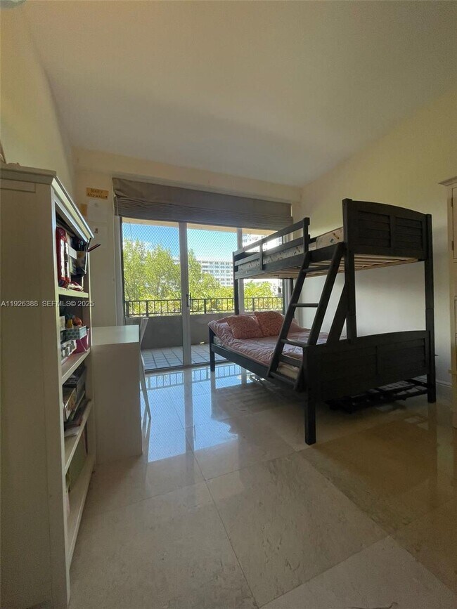 Building Photo - 251 Crandon Blvd