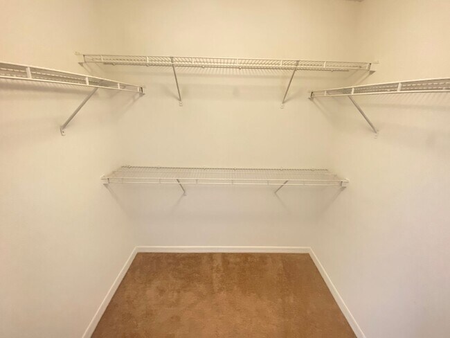 Building Photo - 14138 Econ Woods Ln