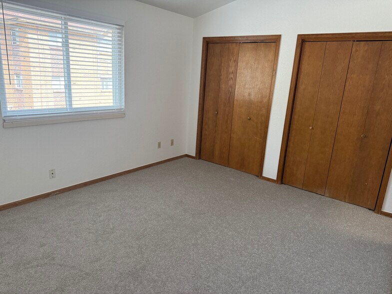 Master Bedroom - 6734 Yarrow St