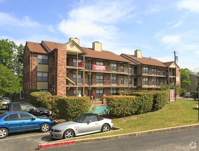 Primary Photo - Circle Oaks II Apartments