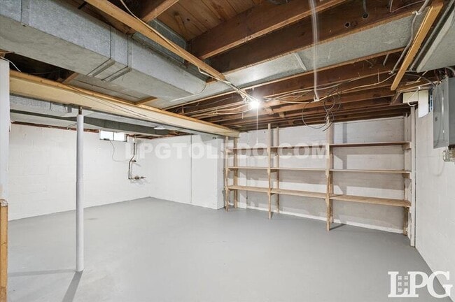 Building Photo - 3714 Wallwerth Dr