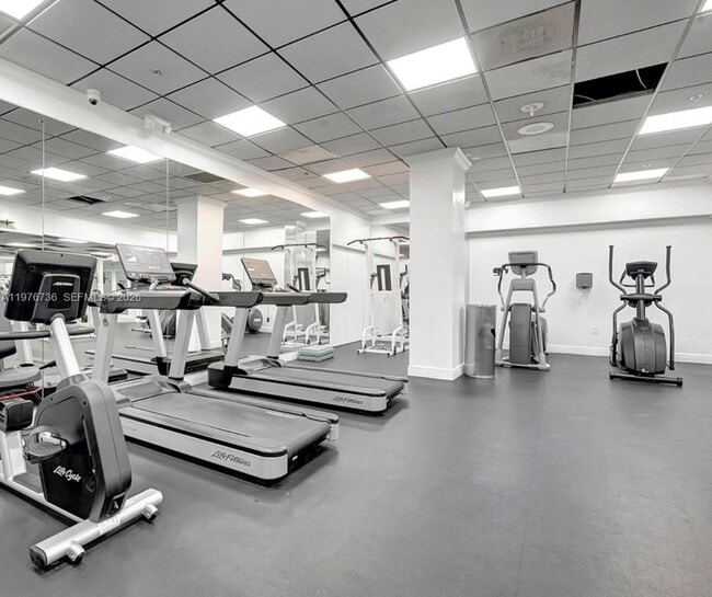 Building Photo - 555 NE 15th St