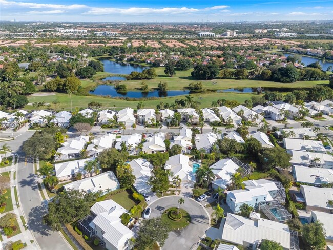 Building Photo - 15241 Wilshire Ct