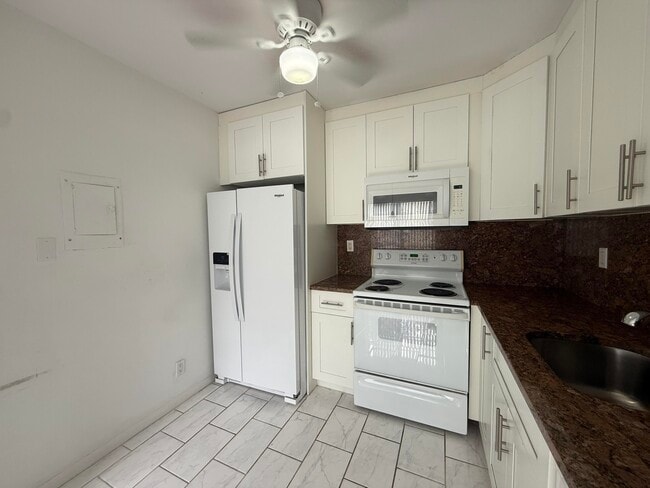 Building Photo - 602 Flanders N