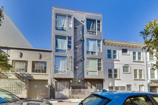 Building Photo - Prime Downtown location with a large rooft...