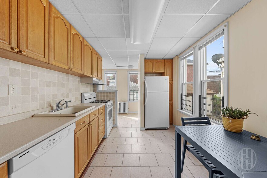 Building Photo - 222 Albemarle Rd