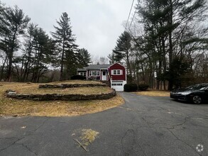 Building Photo - Cozy, 2 bedroom Single Family Home