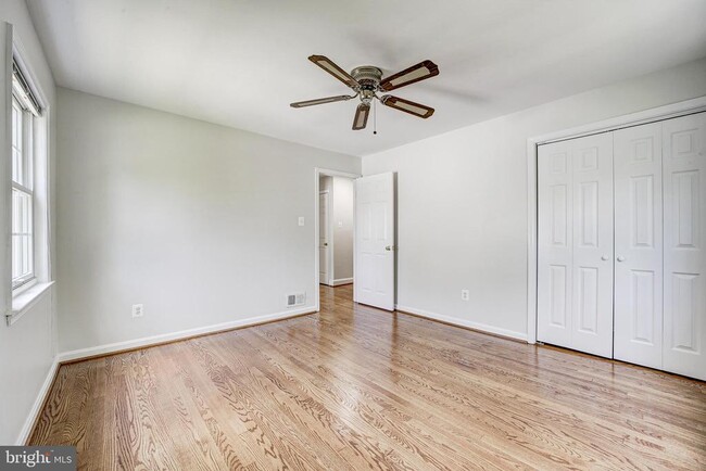 Building Photo - 5813 Fifer Dr