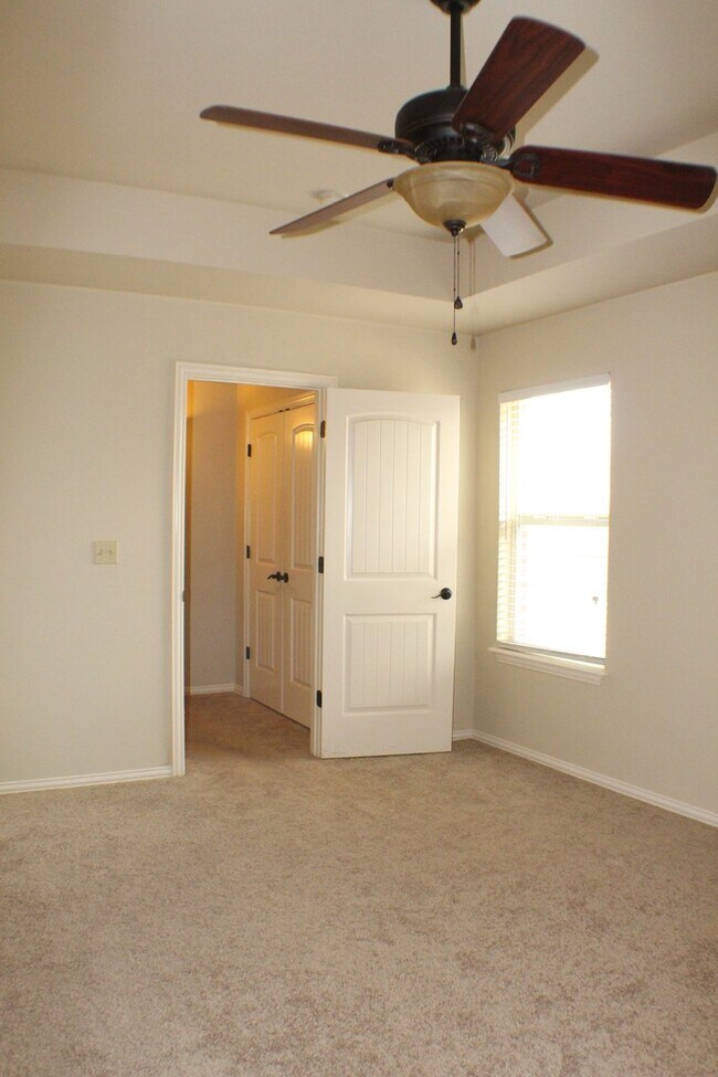 Building Photo - Bixby home available now!