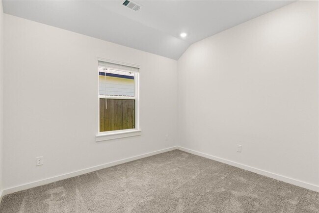 Building Photo - 6643 Escondido Dr