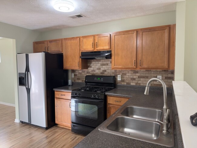 Building Photo - Charming 3/2 in Dallas, GA