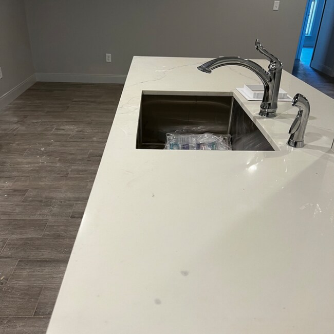Building Photo - 9650 Elite St