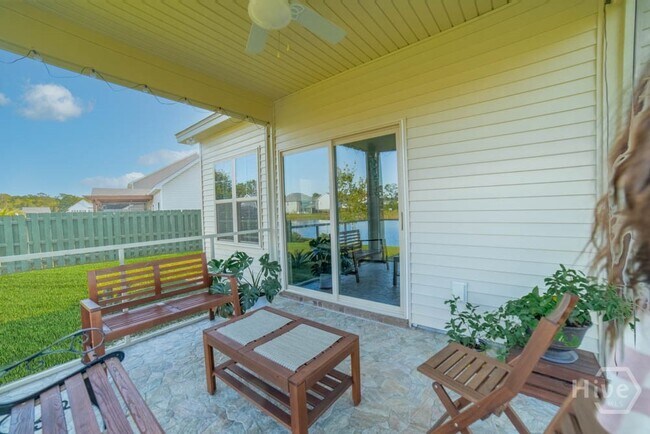 Building Photo - 70 Hazen Dr