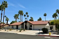 Building Photo - Spacious Pool Home In the Desired Los Comp...