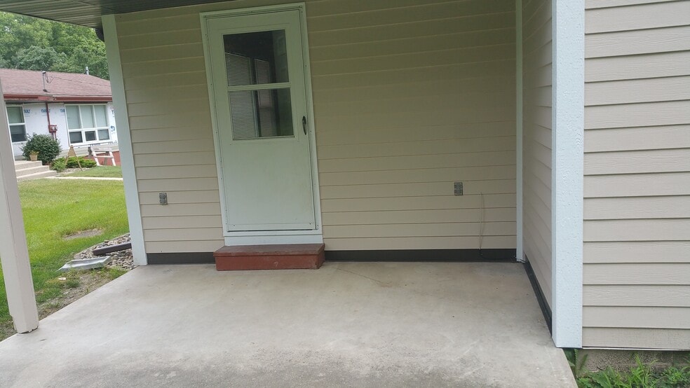 Building Photo - 915 Garfield Ave