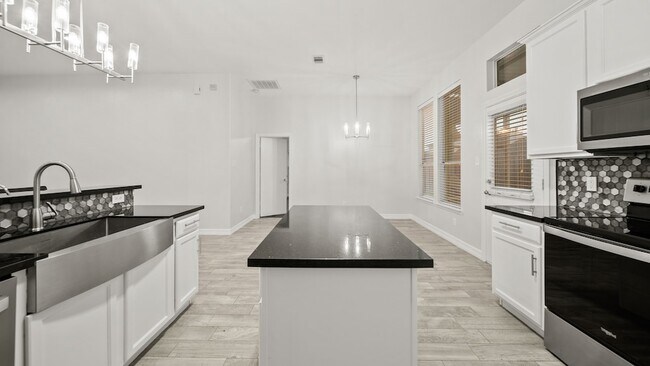 Building Photo - 15218 Arnold