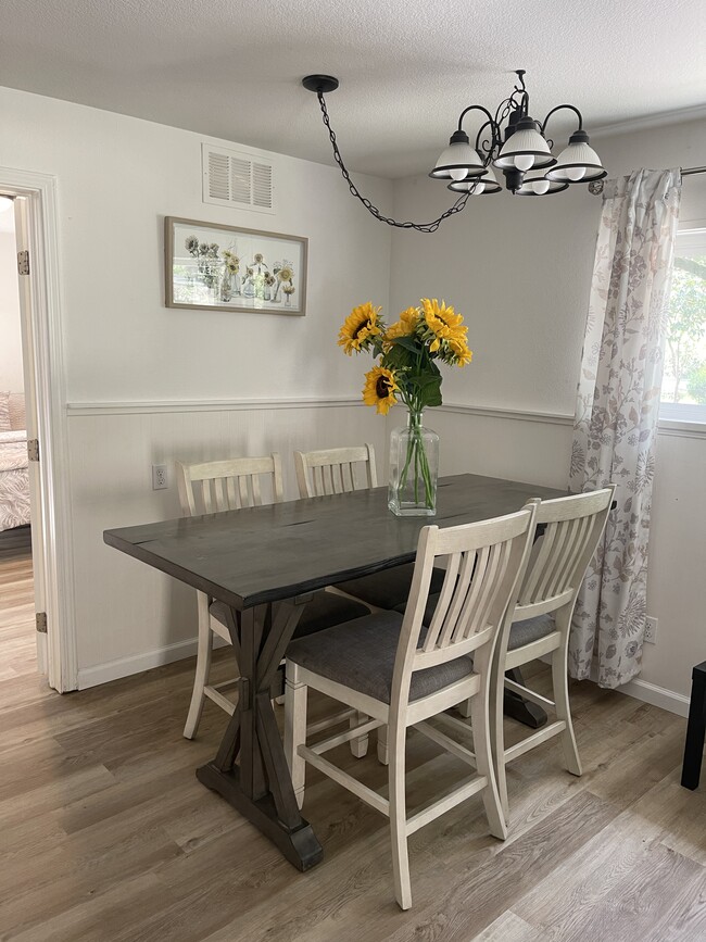 Building Photo - 3180 Calistoga Rd