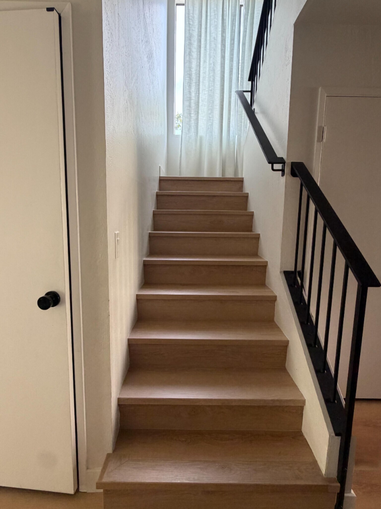 Building Photo - 132 W Alamar Ave