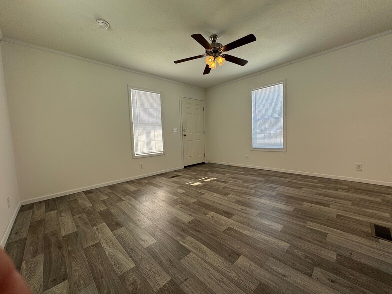 Building Photo - 317 22nd St NW