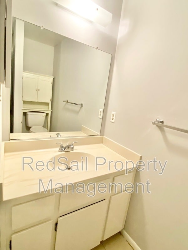 Building Photo - 115 Roane Dr