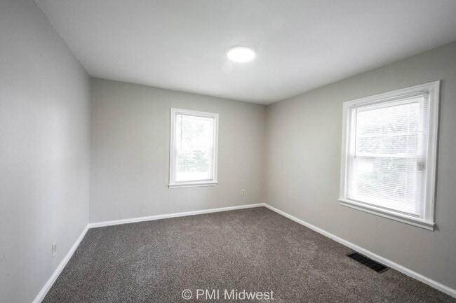 Building Photo - "Charming 3-Bedroom Home in Indianapolis –...