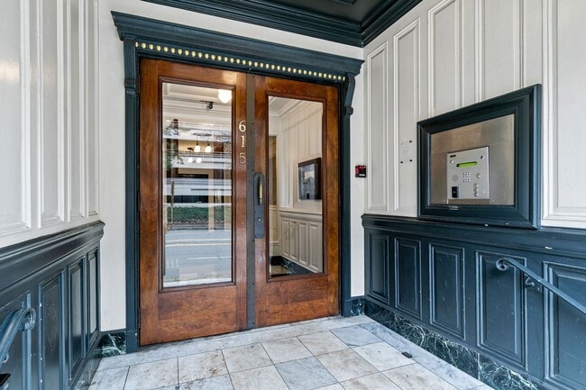 Building Photo - 615 Boren Ave