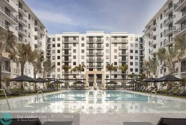 Building Photo - 11200 Biscayne Blvd