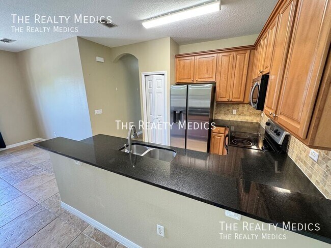 Building Photo - 2898 Oakwater Dr
