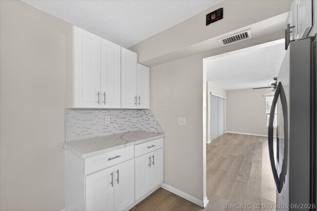 Building Photo - 4467 Carambola Cir S