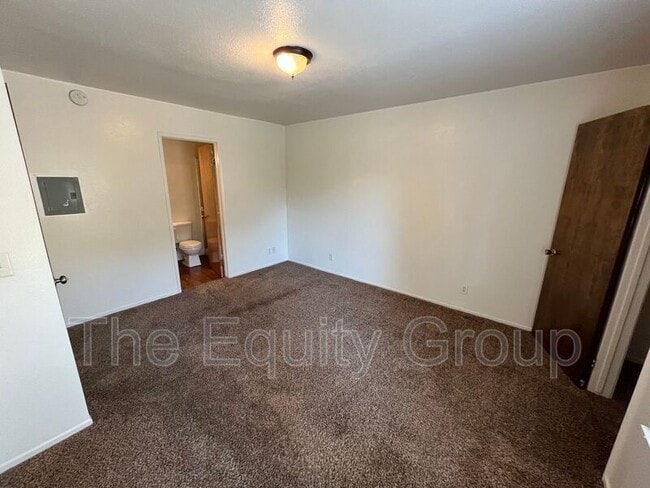 Building Photo - 4220 W Cypress Ave