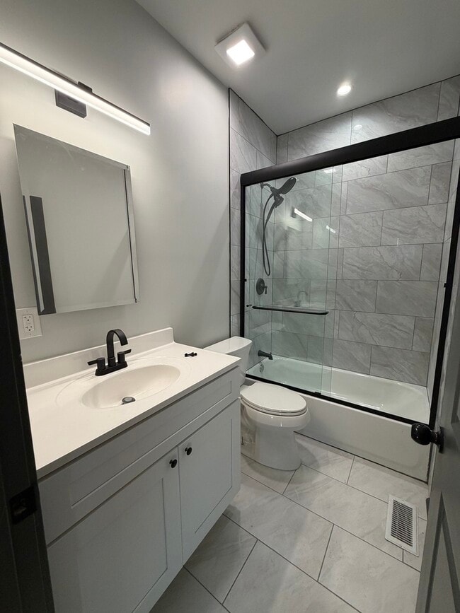 Building Photo - 1812 S 58th Ct