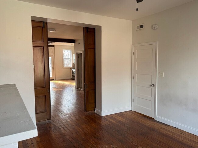 Building Photo - 3020 Cherokee St