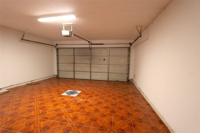 Building Photo - 4823 Canyon Blanco Dr