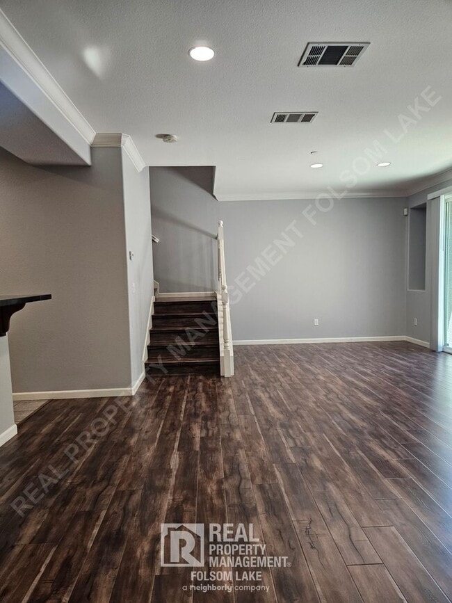 Building Photo - 104 Rodin Ln
