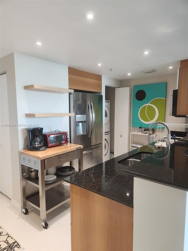 Building Photo - 325 S Biscayne Blvd