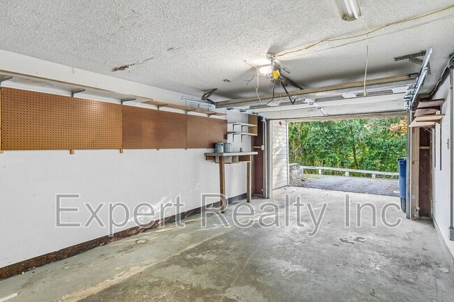 Building Photo - 510 Running Brook Rd