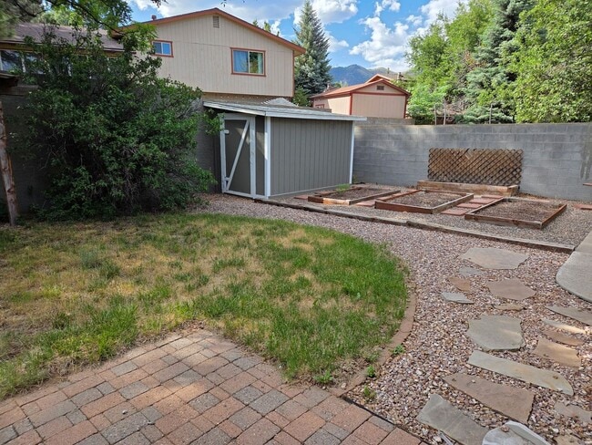 Building Photo - COMING IN SEPTEMBER! East Flagstaff Home w...