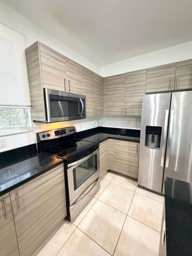 Building Photo - 2735 SW 81st Terrace