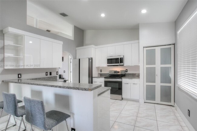 Building Photo - 11611 SW 10th Ct