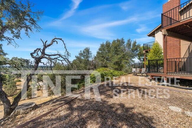 Building Photo - 8708 Bluff Ln