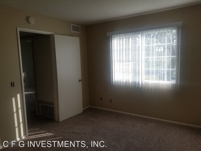 Building Photo - 2 br, 1.5 bath House - 28 Woodleaf