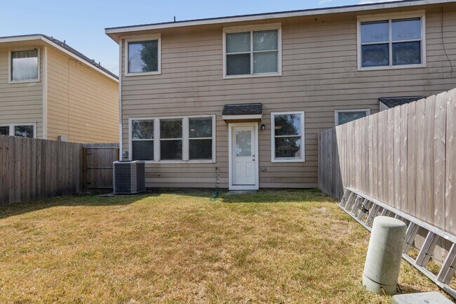 Building Photo - 13167 Peppergate Ln